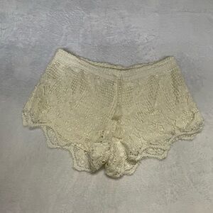 Express cream lace shorts with drawstring elastic waist
